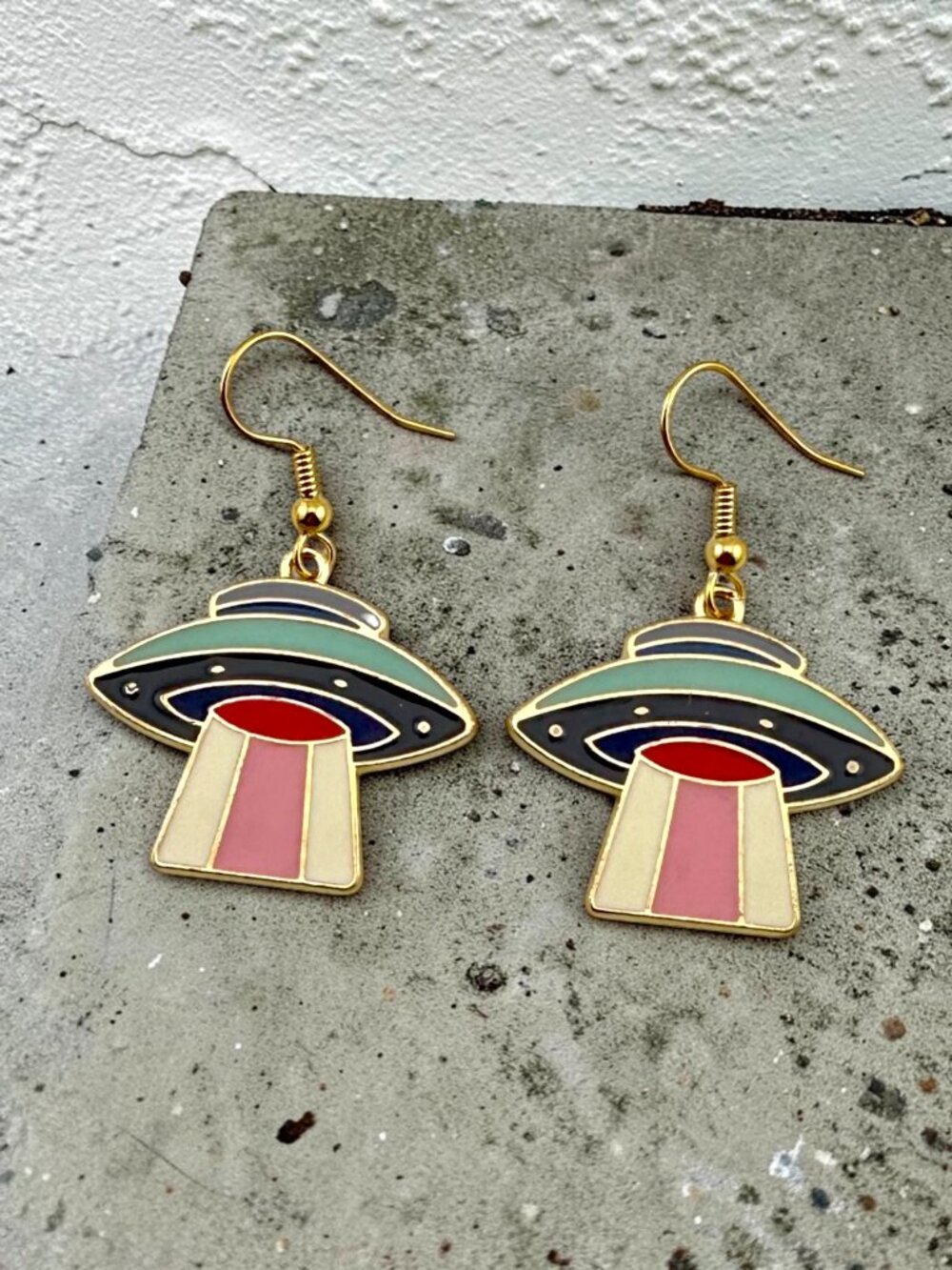 Retro UFO Spaceship Enamel Earrings Gold Plated Alien Sci Fi Dangle - Picture 2 of 9